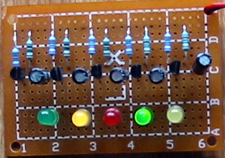 回路基板（2個目と4番目点灯）